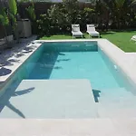 فيلة Paz *